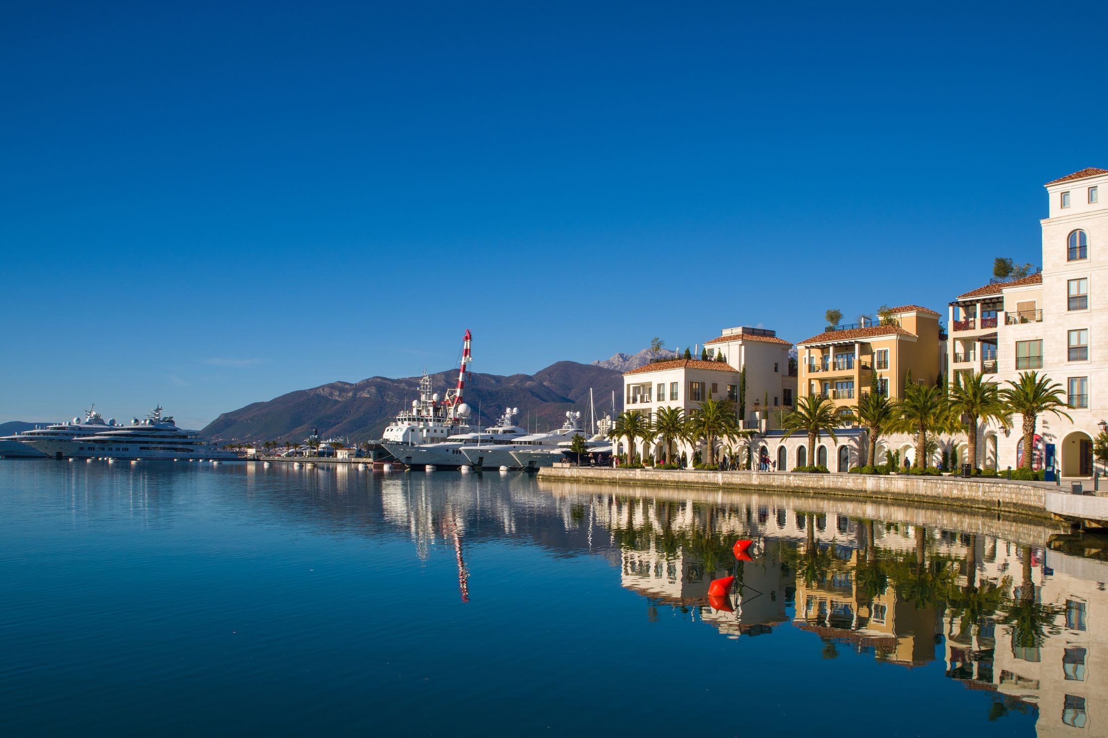 Karadağ Tivat ta Kiralık Lüks Villalar